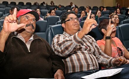 Proponen capacitar a funcionarios en lenguaje de señas en CDMX