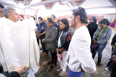 Rezan por víctimas del 19-S en Coyoacán