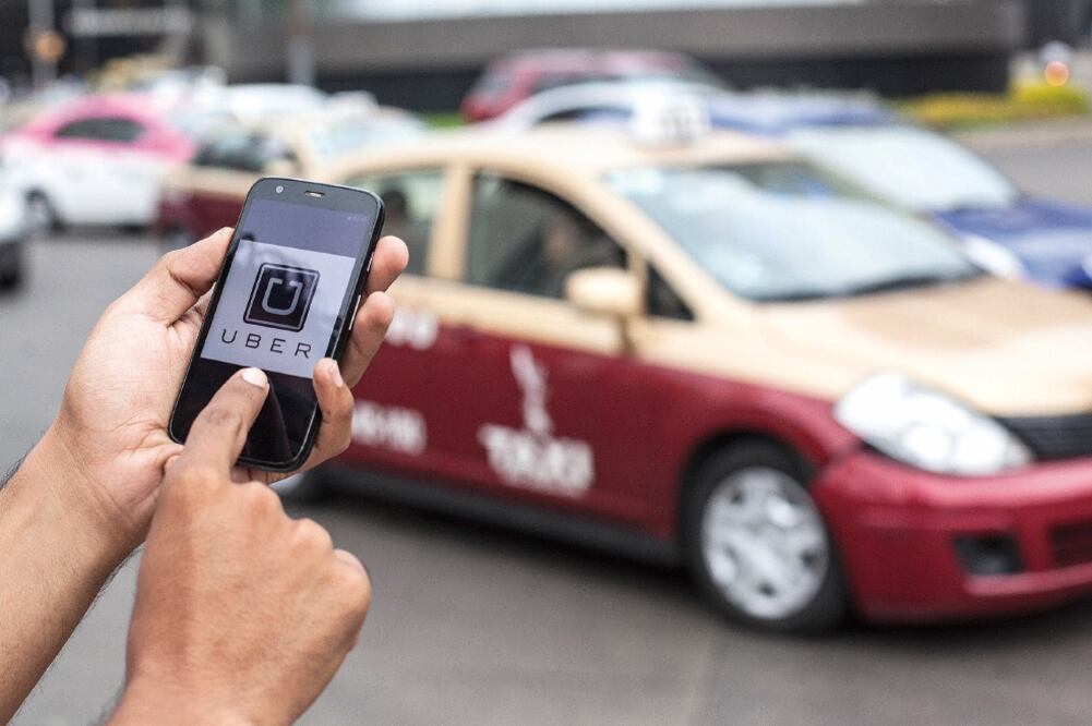 Serrano afirmó que los distintivos serán útiles para generar estadísticas sobre la movilidad de Uber y Cabify (ARCHIVO EL UNIVERSAL)