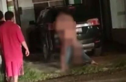 Exhiben a marino desnudo intentando asfixiar a mujer en Michoacán; “está bajo investigación”, Semar