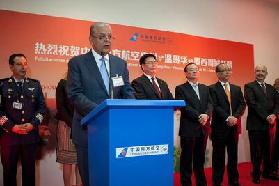 Aerolínea china inaugura su primer vuelo en México 