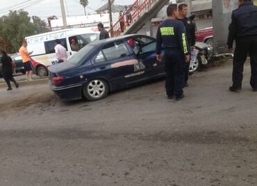 Pobladores retienen a sujeto que atropello a una mujer en Hidalgo