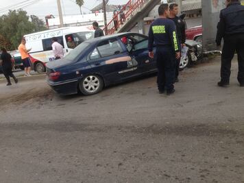 Pobladores retienen a sujeto que atropello a una mujer en Hidalgo