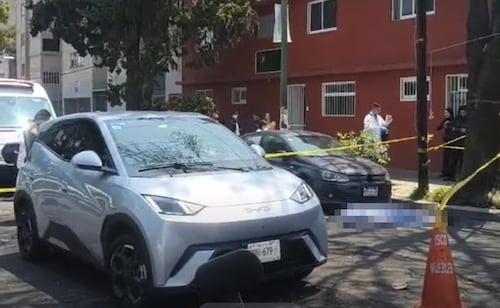 Fallece anciano al bajar de taxi por aplicación en Benito Juárez; habría discutido y agredido al chofer
