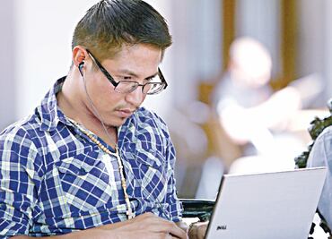 Suben aspirantes de Prepa en Línea; sólo aceptarán a 6%