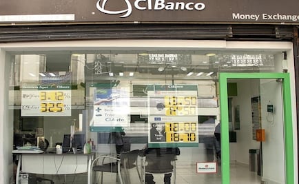 Poor performance by Clinton in debate and OPEC oil deal to affect Mexican peso