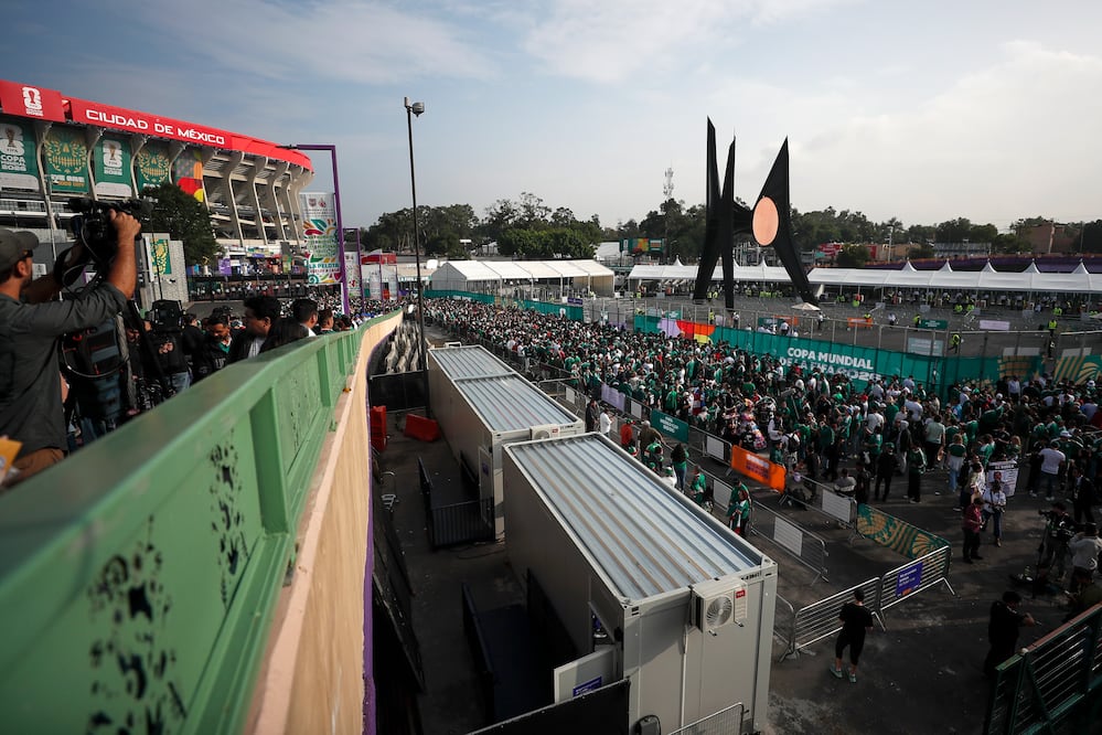 Filas en el Estadio Ciudad de México para la inauguración del Mundial de 2026 - Foto: EFE