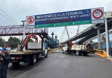 Por protestas de la CNTE, cierran accesos vehiculares al AICM con dovelas de concreto; cientos de policías viligan alrededores