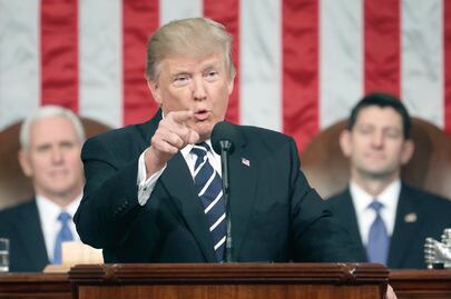 Trump ve ley migratoria que privilegie méritos