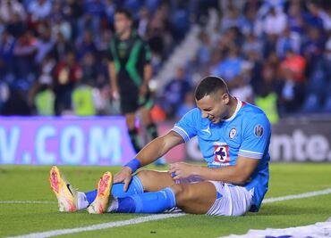 Giorgos Giakoumakis deja Cruz Azul y jugará en Grecia; el 'Toro' Fernández regresa al ataque