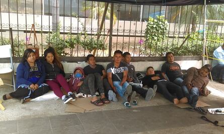 Suman 10 indígenas tzotziles en huelga de hambre en Chiapas