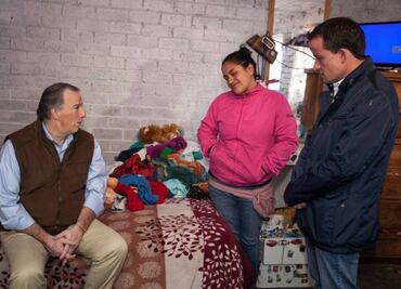 Prometen Meade y Arriola agua y drenaje en colonia de Tlalpan