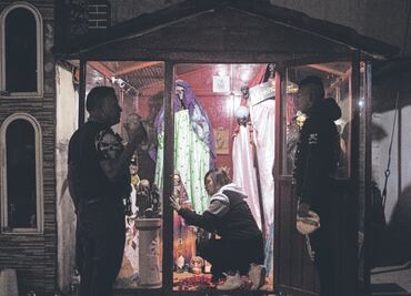 Van con la Santa Muerte por amor