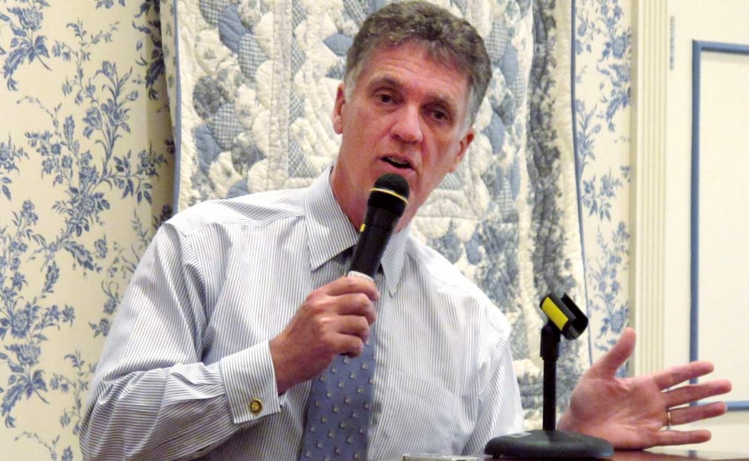 El excongresista Dr. David Weldon habla en The Villages, Florida, el 31 de mayo de 2012. Foto: AP