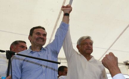 AMLO registra a candidato a alcaldía en Tabasco