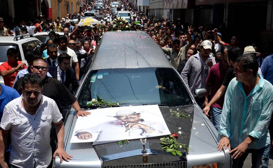 Antes de salir de la entidad, realizan un recorrido con el féretro   Foto:Tony Rivera/CiudadanosMX