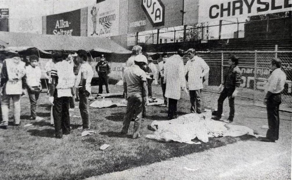 La mayoría de los rescatistas que prestaron su ayuda en 1985 eran los mismos vecinos o trabajadores de las zonas de desastre. Hemeroteca EL UNIVERSAL.