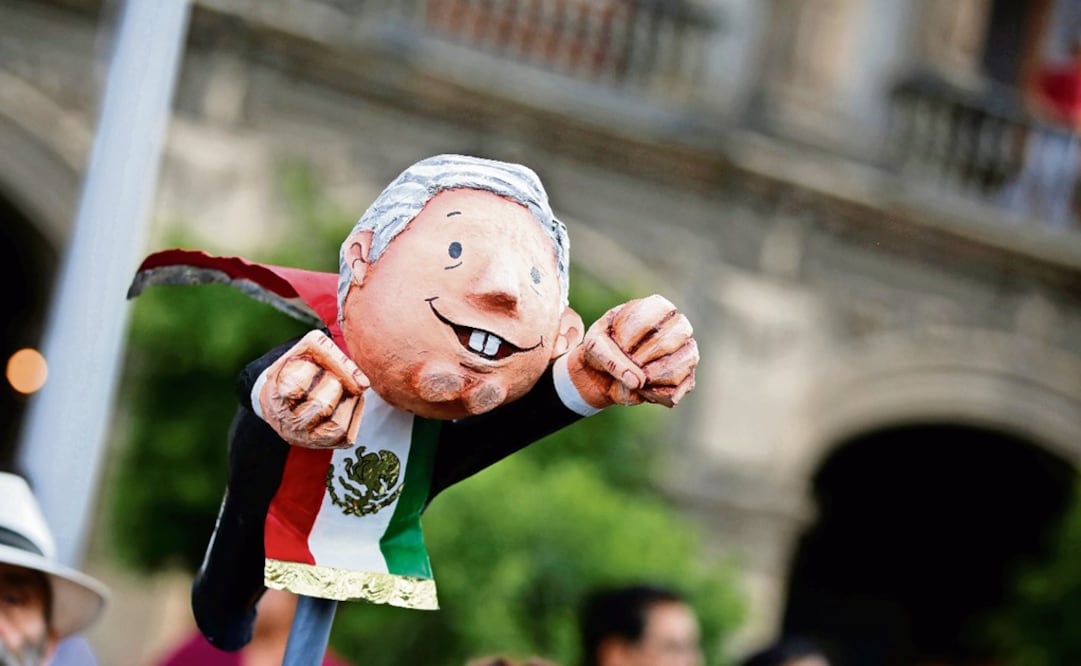 The President celebrated his 2018 electoral win on Monday - Photo: Carlos Jasso/REUTERS