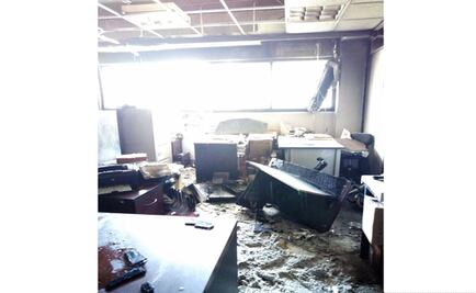 Vandalizan e incendian subsecretaría de Educación de Tuxtla Gutiérrez