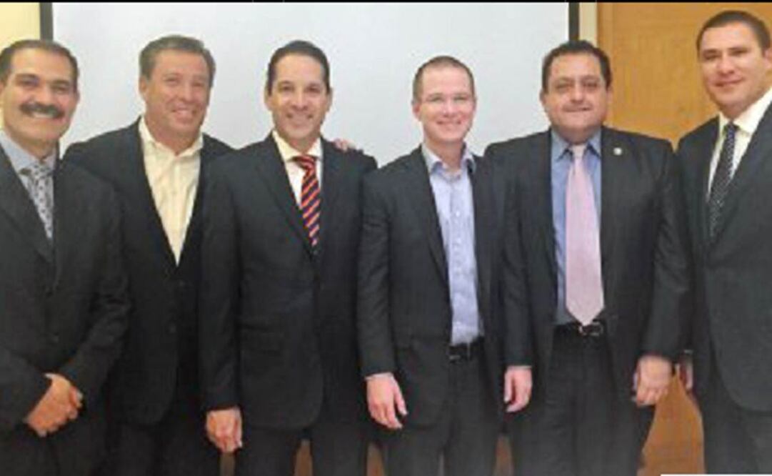 Los gobernadores de Sonora, Guillermo Padrés; de Guanajuato, Miguel Márquez; el electo de Querétaro, Francisco Domínguez; el aspirante a la dirigencia  del PAN, Ricardo Anaya; el electo de BCS, Carlos Mendoza, y de Puebla,  Rafael Moreno, se reunieron ano