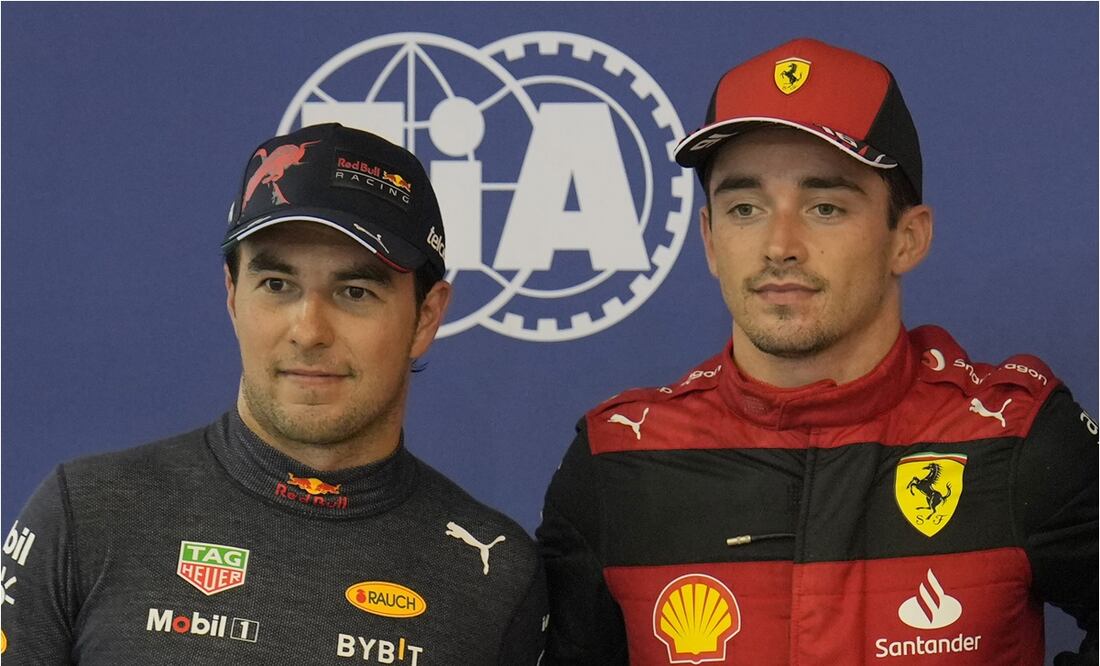 Checo Pérez dejó sorprendido a Charles Leclerc en el GP de Singapur / FOTO: AP