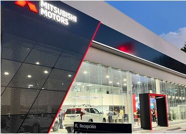 Mitsubishi cierra agencias, pero vende más autos