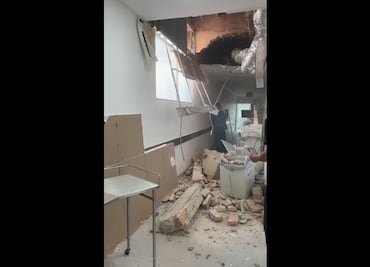 Reportan derrumbe al interior de Hospital General del IMSS en Guadalajara, Jalisco
