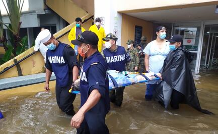 Marina evacúa a 472 habitantes de Centla, afectados por lluvias e inundaciones en Tabasco