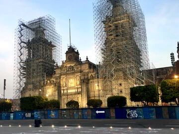 Catedral Metropolitana amanece amurallada por marchas feministas