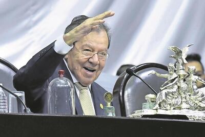 Mientras el cuerpo médico se sacrifica y el pueblo sufre, gobernantes polarizan: Muñoz Ledo