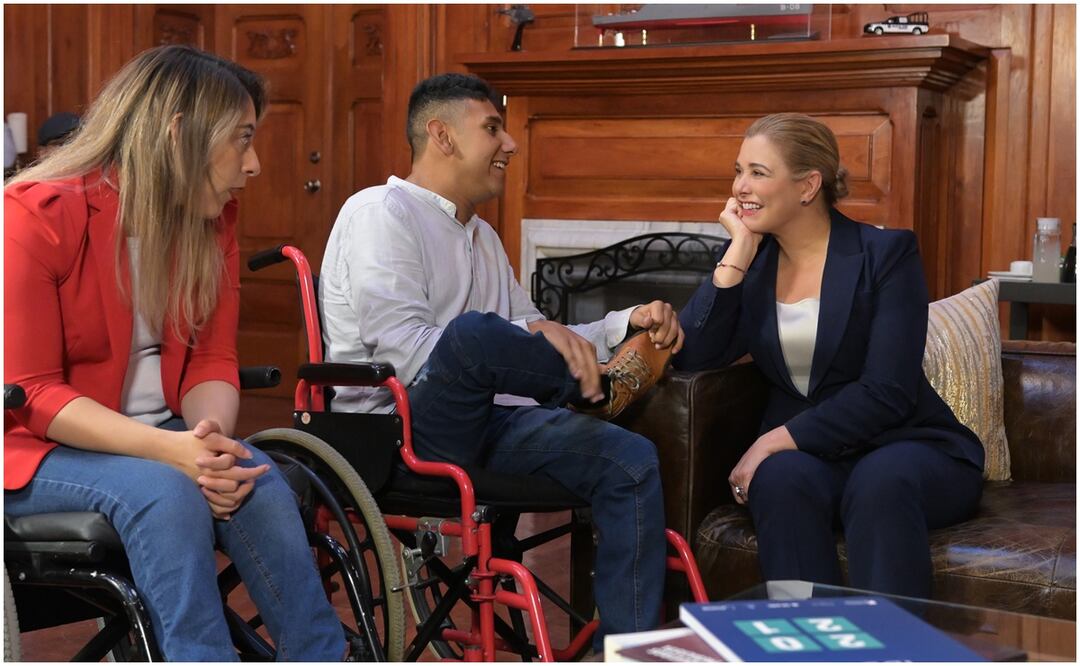 Gobernadora de Chihuahua dice que los estudiantes que viven con alguna discapacidad son “un vivo ejemplo” para la juventud de Chihuahua. Foto: Especial