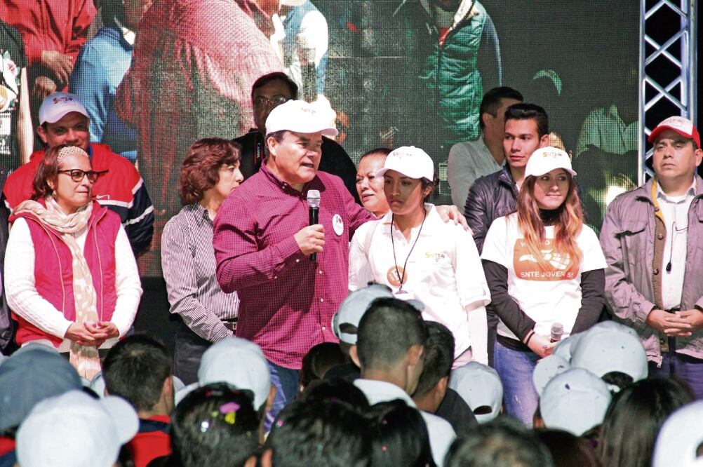 Ante jóvenes que acudieron a capacitación, el dirigente nacional del SNTE di jo que el sindicato peleará por que no se recorte el presupuesto educativo de 2017