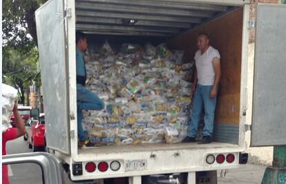 "Montaje", vehículo con despensas: candidato del Frente; suspenden a funcionario de Sedeso