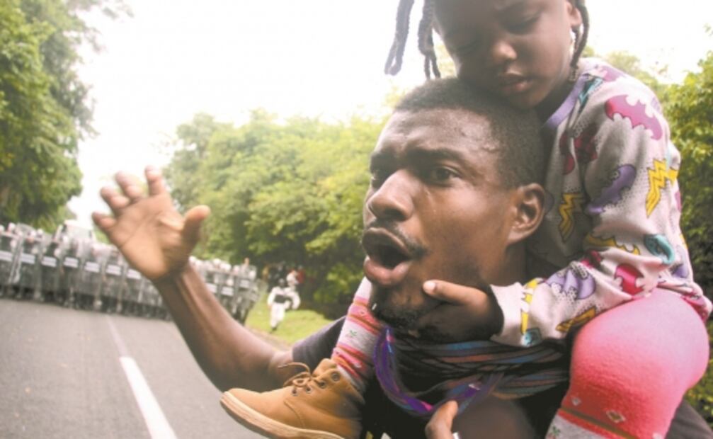 Intentan frenar de nuevo caravana de migrantes en Chiapas