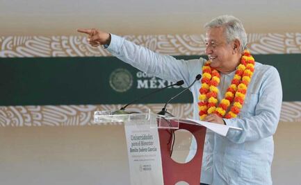 AMLO garantiza que a egresados de las Universidades del Bienestar se les dará plazas en el gobierno federal