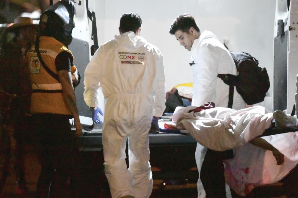 Cuatro jóvenes fueron baleados la tarde de ayer afuera de una iglesia en calles de Cuautepec, de la alcaldía Gustavo A. Madero. (FRANCISCO RAMÍREZ. EL UNIVERSAL)