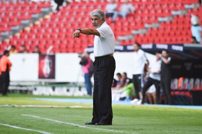 Ricardo Ferretti provoca escándalo en conferencia de prensa