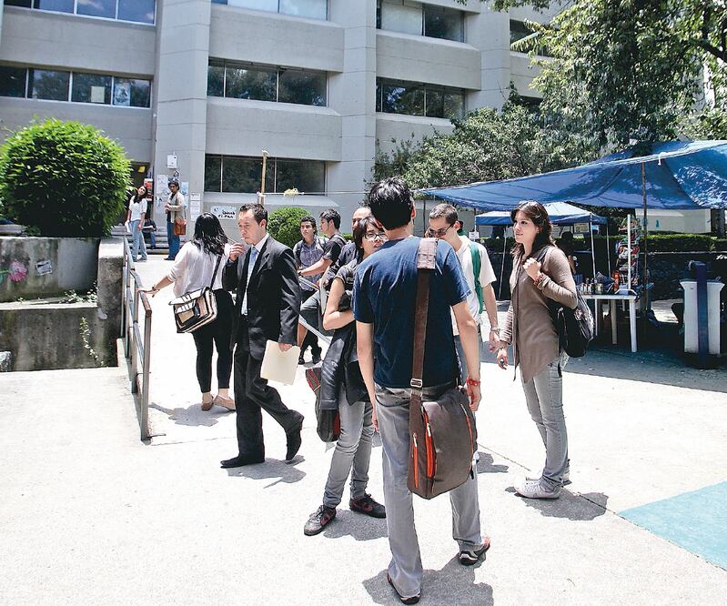 La agresión ocurrió en los baños del primer piso del edificio A de la Facultad de Ciencias Políticas y Sociales de la máxima casa de estudios. ARCHIVO EL UNIVERSAL