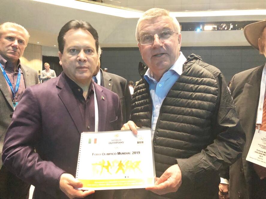 Aceves presenta programas del deporte mexicano ante el COI