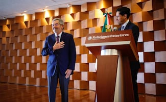 De la Fuente encabeza último acto como canciller, junto a su sucesor Roberto Velasco; agradece a equipo de SRE