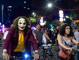 ¡Prepárate! Habrá hoy rodadas del terror de bicis y motos en la CDMX por Día de Muertos
