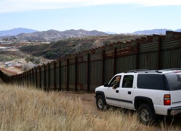 Agente encubierto describe bajo mundo del "coyote"