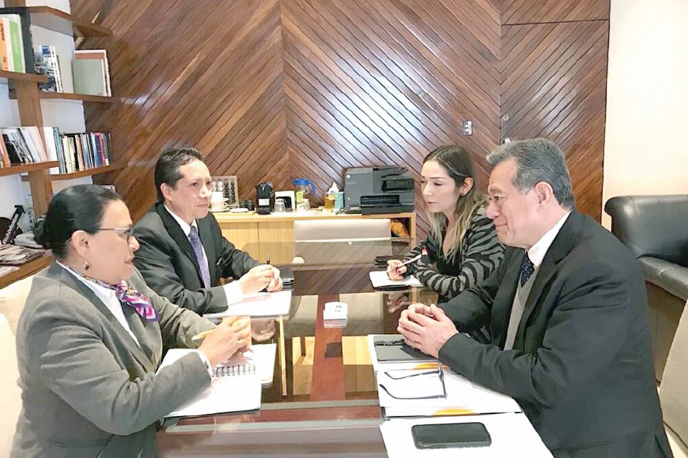 El secretario de Gobierno, Guillermo Orozco, y la próxima titular, Rosa Icela Rodríguez, se reunieron, junto con sus respectivos enlaces (ESPECIAL)