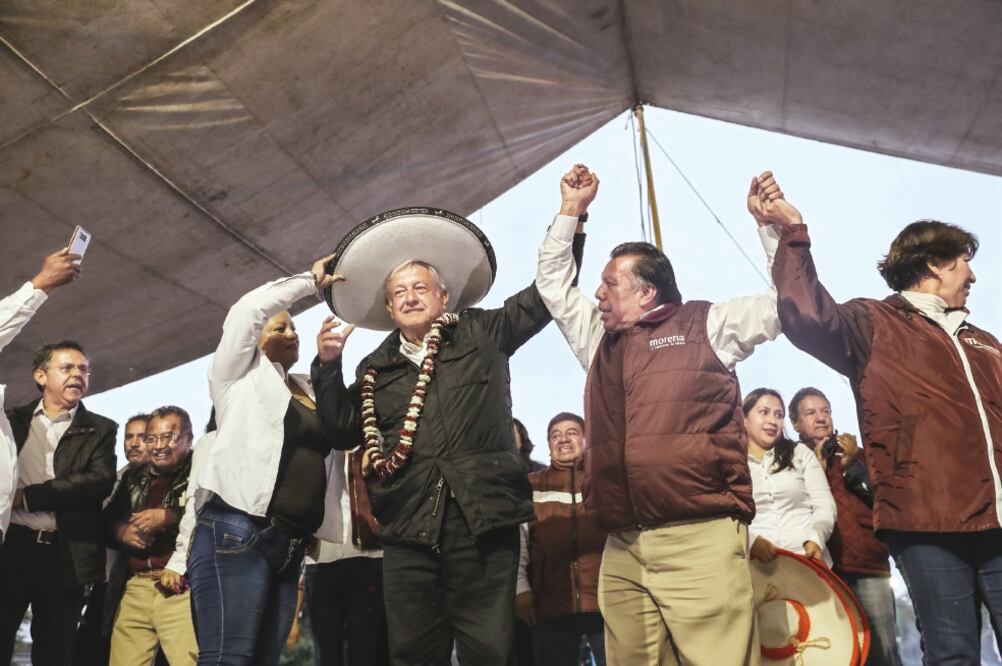 Andrés Manuel López Obrador acudió a Chimalhuacán, Estado de México, tierra de la organización Antorcha Campesina, donde pidió a la gente cuidar el voto y no caer en manos de quienes intentan comprarlo (VALENTE ROSAS)