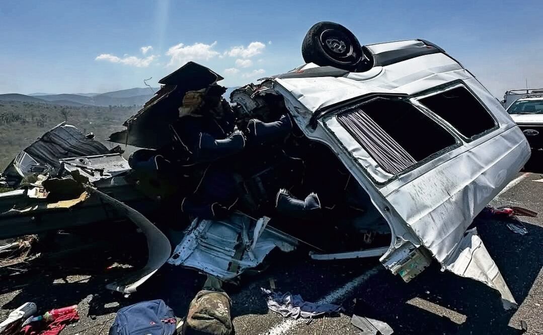 El accidente ocurrió en la autopista Cuacnopalan-Oaxaca, dentro del municipio de Tehuacán, Puebla. Foto: Omar Contreras / EL UNIVERSAL