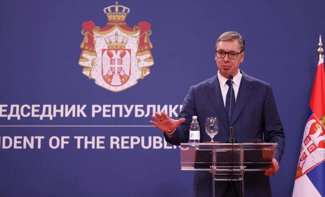 El presidente serbio, Aleksandar Vucic, habla durante la conferencia de prensa posterior a la reunión con el rey Mswati III de Eswatini en Belgrado, Serbia, el 19 de octubre de 2024. Foto: EFE