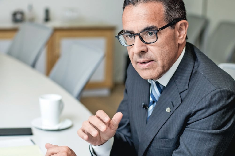 “Qué bueno que el Presidente y el señor Salinas tengan una buena relación, lo celebro, pero lo más importante es que somos un banco profesional”: Alejandro Valenzuela, director general de Banco Azteca.