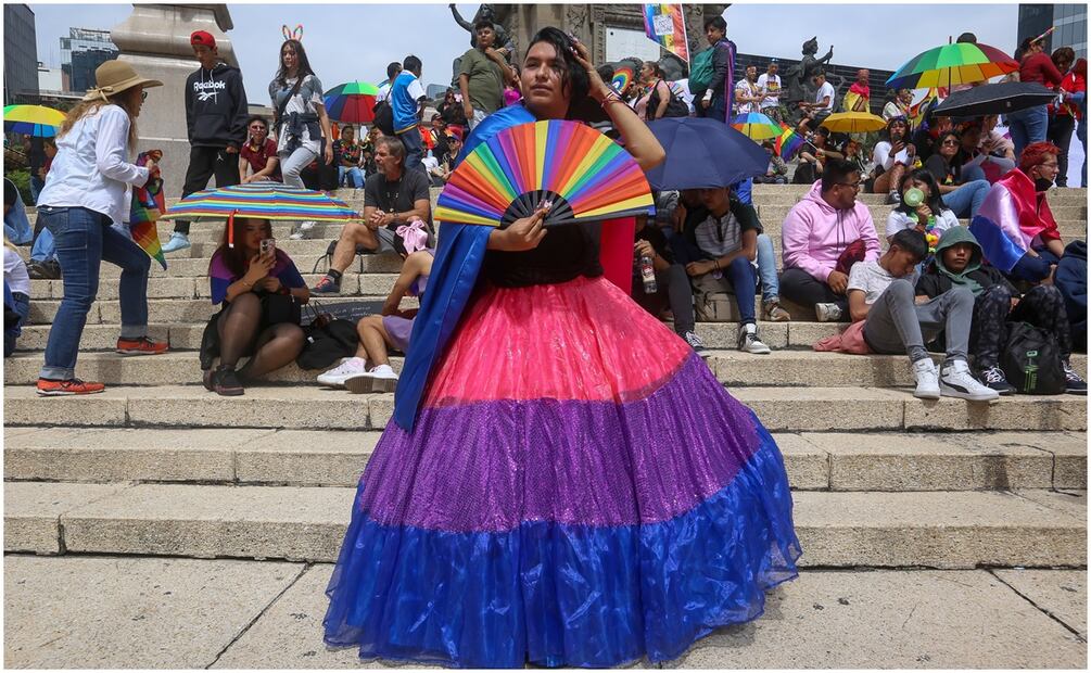 Las, los y les asistentes seguirán su camino por Paseo de Reforma para llegar a la Av. Juárez. Foto: Luis Camacho / EL UNIVERSAL