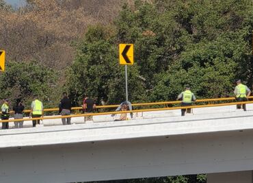 Fatal accidente sobre puente de la México-Cuernavaca; reportan 4 personas fallecidas