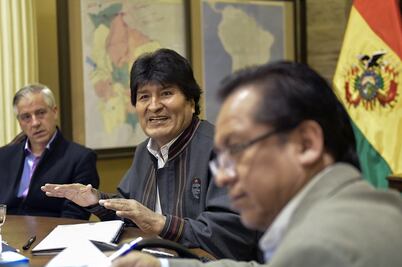 Tras cirugía de garganta, Evo retoma actividades con la voz intacta